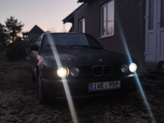 BMW 5 Series foto 3