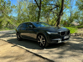 Volvo V90 Cross Country foto 1