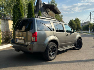 Nissan Pathfinder foto 2