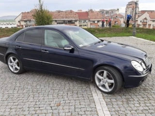 Mercedes E-Class foto 2