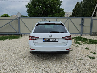 Skoda Superb foto 6