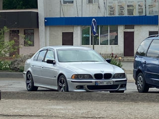 BMW 5 Series foto 8