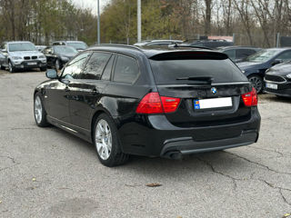 BMW 3 Series Touring foto 4