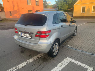 Mercedes B-Class foto 4