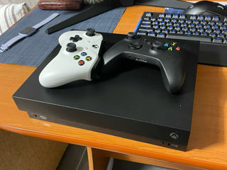 Xbox one x 1TB foto 2