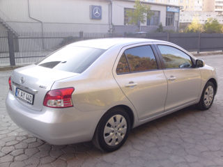 Toyota Yaris foto 1