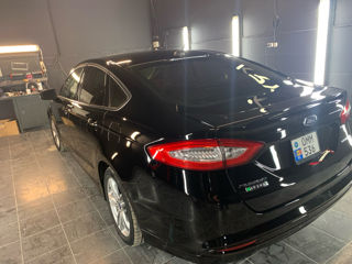 Ford Fusion foto 1