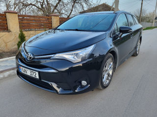 Toyota Avensis foto 1