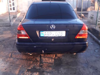 Mercedes C Class foto 4