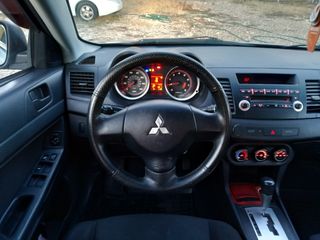 Mitsubishi Lancer foto 6