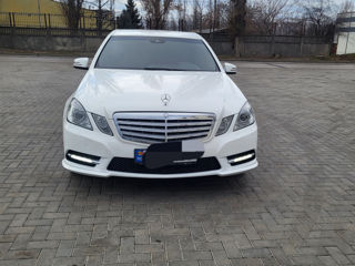 Mercedes E-Class foto 2