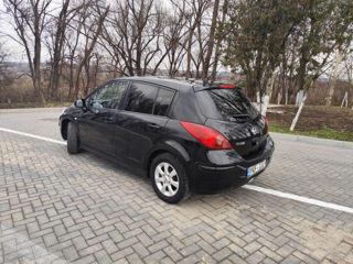 Nissan Tiida foto 7