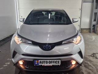 Toyota C-HR foto 2