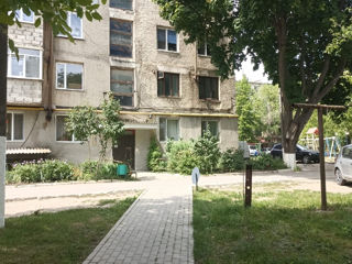 Apartament cu 3 camere, 66 m², Centru, Fălești