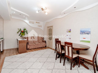 Apartament cu 2 camere, 80 m², Buiucani, Chișinău foto 4