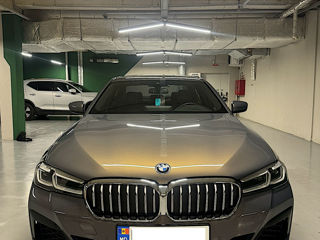 BMW 5 Series foto 2