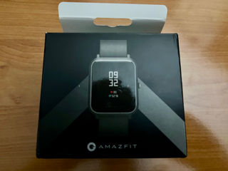 Продам Amazfit BIP состояние 10/10, GPS, батарея держит больше месяца, спец дисплей, сообщения