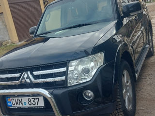 Mitsubishi Pajero foto 1