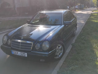 Mercedes E-Class foto 3