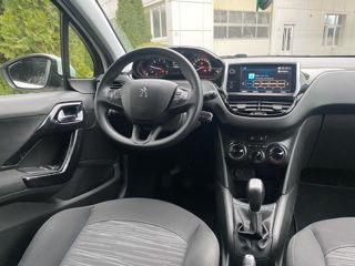 Peugeot 208 foto 5