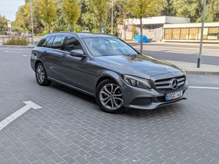 Mercedes C-Class foto 1