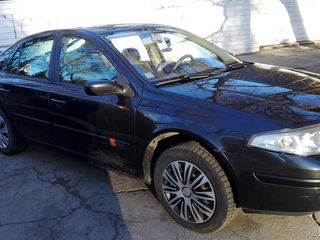 Renault Laguna foto 2