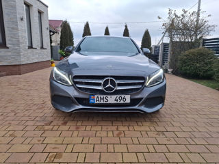 Mercedes C-Class foto 2