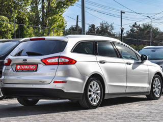 Ford Mondeo foto 2