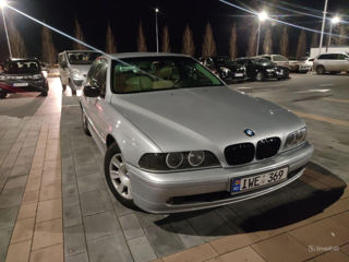 BMW 5 Series foto 2