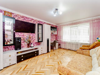 Apartament cu 2 camere, 63 m², Botanica, Chișinău foto 2
