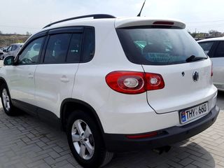 Volkswagen Tiguan foto 2