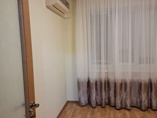 Apartament cu 2 camere, 69 m², Buiucani, Chișinău foto 3