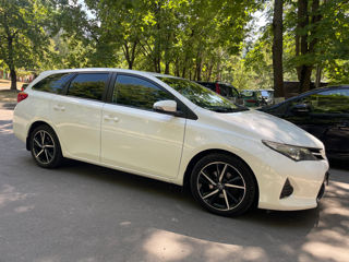 Toyota Auris foto 1