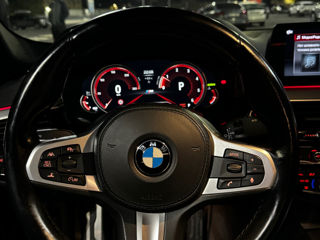 BMW 5 Series foto 3