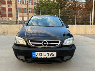 Opel Zafira foto 2