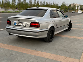 BMW 5 Series foto 7