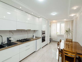 2-х комнатная квартира, 67 м², Буюканы, Кишинёв