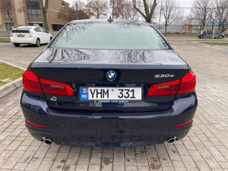 BMW 5 Series foto 4