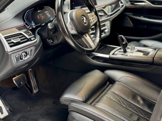 BMW 7 Series foto 7