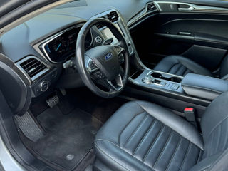 Ford Fusion foto 5