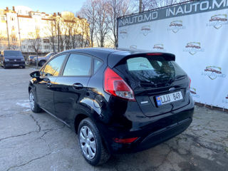 Ford Fiesta foto 3