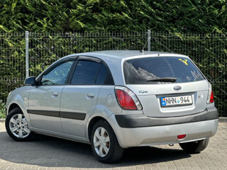 KIA Rio foto 3