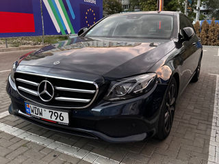 Mercedes E-Class foto 1