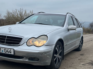 Mercedes C-Class foto 3