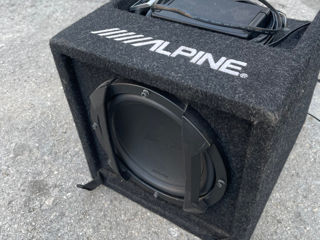 Subwoofer Alpine cu amplificator incorporat