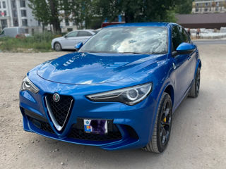 Alfa Romeo Stelvio foto 1