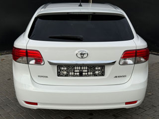 Toyota Avensis foto 5