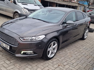 Ford Mondeo foto 2