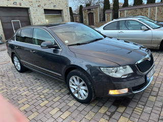 Skoda Superb foto 2