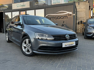 Volkswagen Jetta foto 2